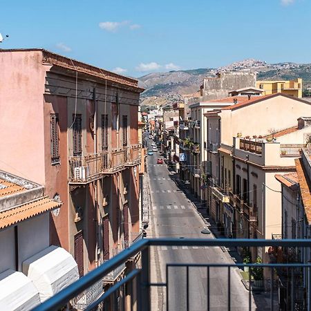 Appartamento Moderno In Centro Citta Sant'Agata di Militello Luaran gambar